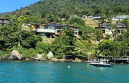  REF: 995 - Casa em Condomínio/loteamento Fechado em Ilhabela/SP  Pacuiba