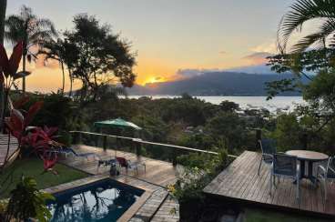 Casa em Ilhabela/SP  Saco da Capela REF: 1067